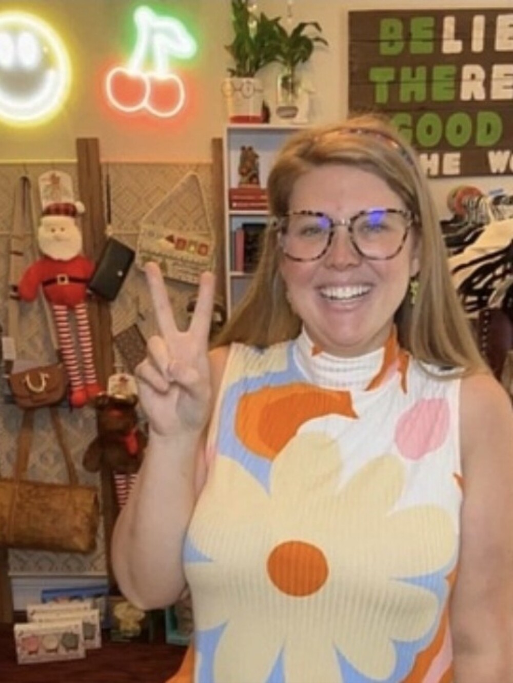 7/23 - 3 Year Poshiversary! Say Yes to the Dress Express TRAIN CELEBRATION! - Picture 7 of 10